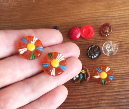 czechglassbuttons1.jpg